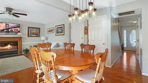 2703 Verdis Ln, Crofton, MD 21114 photo 12