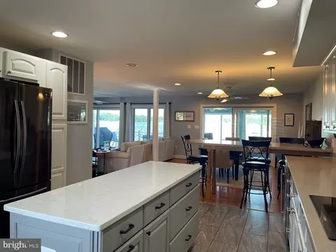 3714 Bay Dr, Edgewater, MD 21037 photo 9