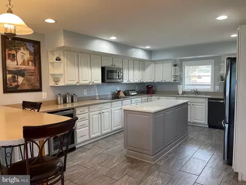 3714 Bay Dr, Edgewater, MD 21037 photo 8