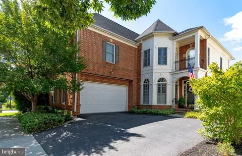 698 Banneker Ln, Annapolis, MD 21401