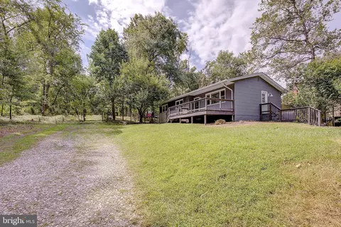1057 Hampton Dr, Crownsville, MD 21032