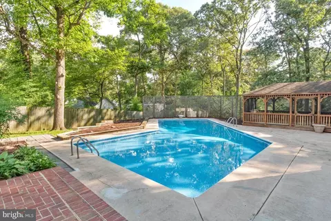 228 Falcon Dr, Pasadena, MD 21122 photo 35