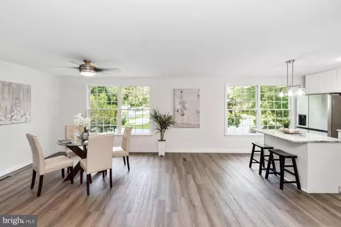 228 Falcon Dr, Pasadena, MD 21122 photo 13