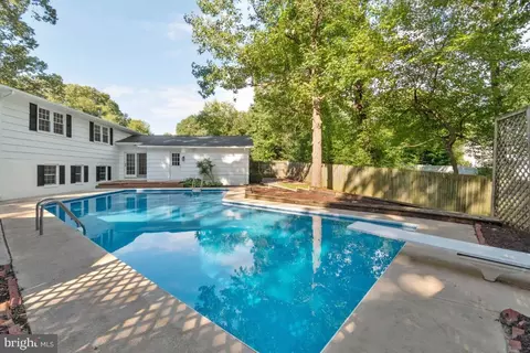 228 Falcon Dr, Pasadena, MD 21122 photo 37
