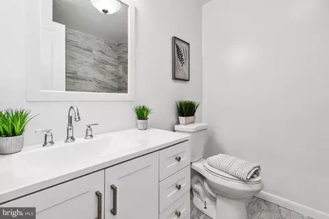 228 Falcon Dr, Pasadena, MD 21122 photo 20
