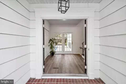 228 Falcon Dr, Pasadena, MD 21122 photo 6