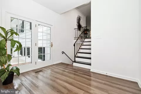 228 Falcon Dr, Pasadena, MD 21122 photo 7