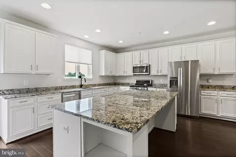 8011 Clovis Way, Hanover, MD 21076 photo 2