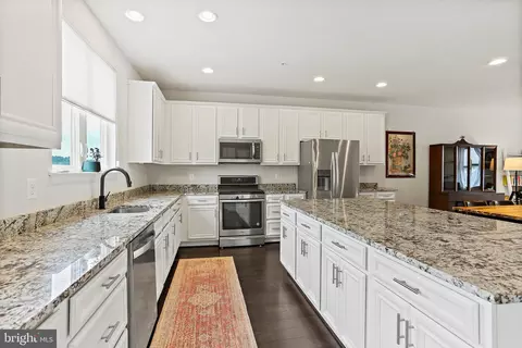 8011 Clovis Way, Hanover, MD 21076 photo 3