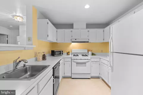 3553 Floating Leaf Ln #D202, Laurel, MD 20724 photo 11