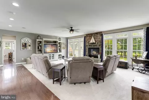 8936 Sahalee Ct, Pasadena, MD 21122 photo 19