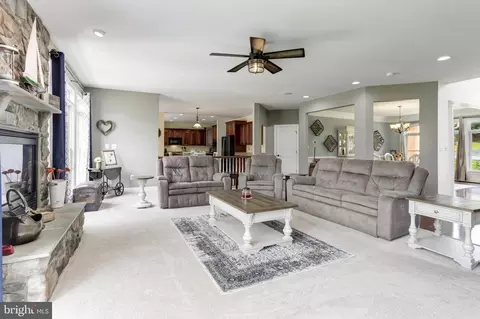 8936 Sahalee Ct, Pasadena, MD 21122 photo 22