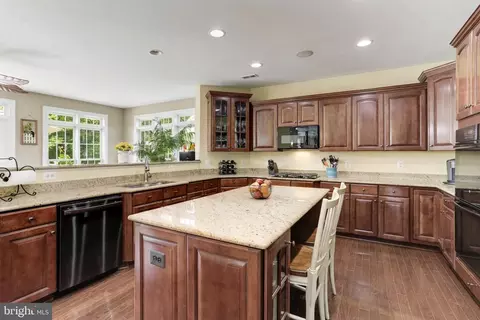 8936 Sahalee Ct, Pasadena, MD 21122 photo 32