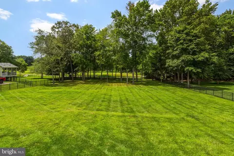 8936 Sahalee Ct, Pasadena, MD 21122 photo 100