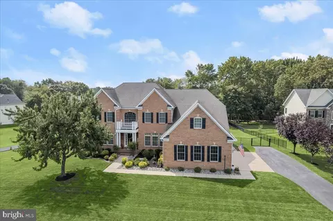 8936 Sahalee Ct, Pasadena, MD 21122