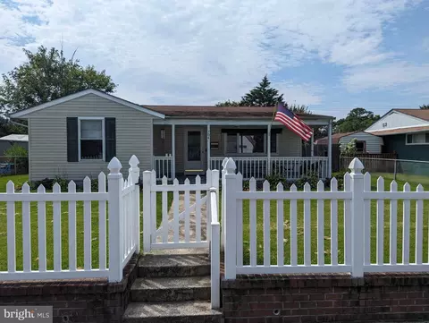 704 Hamlen Rd, Glen Burnie, MD 21061