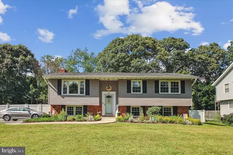 988 Saint Margarets Dr, Annapolis, MD 21409