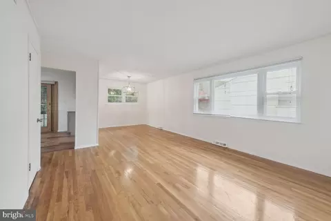 8598 Main Ave, Pasadena, MD 21122 photo 4