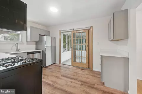 8598 Main Ave, Pasadena, MD 21122 photo 9