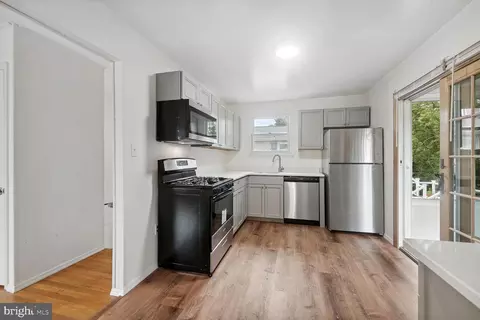 8598 Main Ave, Pasadena, MD 21122 photo 7