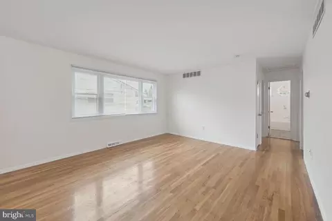 8598 Main Ave, Pasadena, MD 21122 photo 3