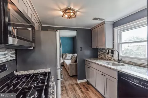 131 Shellcove Rd, Pasadena, MD 21122 photo 7