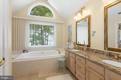 1197 Watervale Ct, Pasadena, MD 21122 photo 32