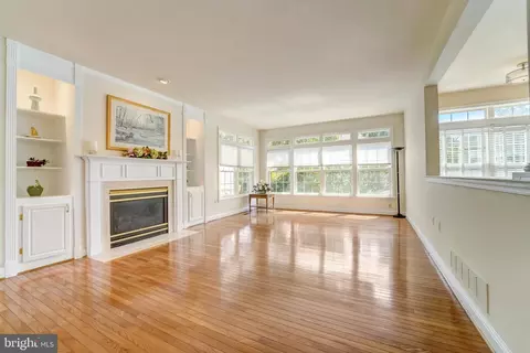 2905 Falling Leaf Ct, Crofton, MD 21114