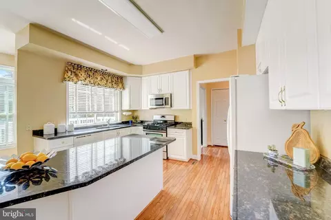 2905 Falling Leaf Ct, Crofton, MD 21114 photo 16