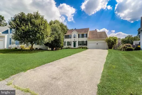 2905 Falling Leaf Ct, Crofton, MD 21114 photo 3