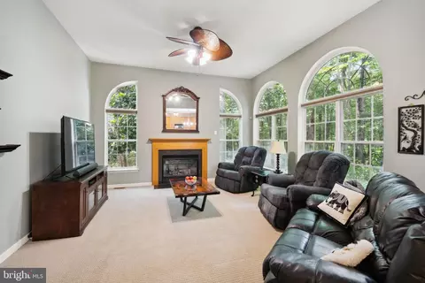 3004 Marsh Crossing Dr, Laurel, MD 20724 photo 3