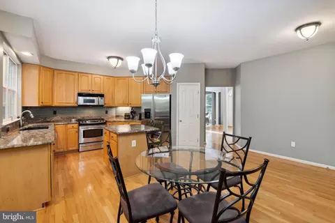 3004 Marsh Crossing Dr, Laurel, MD 20724 photo 4