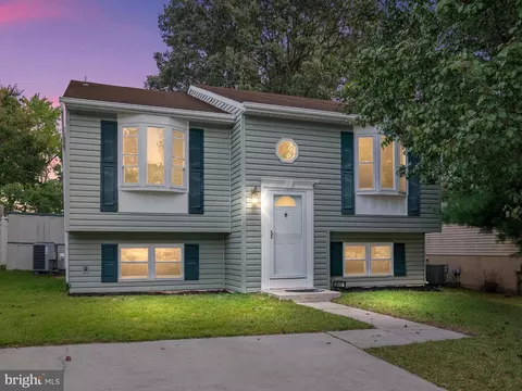 2408 230th St, Pasadena, MD 21122
