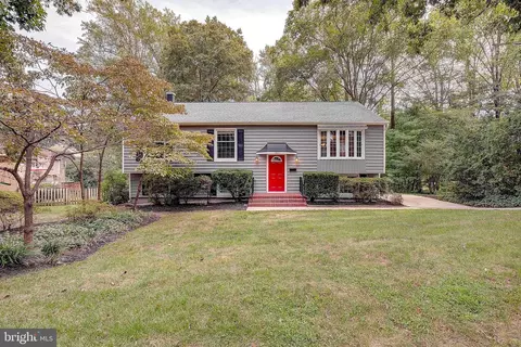 1601 Edgerton Pl, Crofton, MD 21114 photo 2