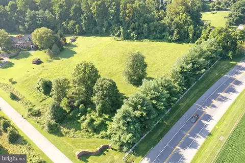 1 Solitude Ct, Lothian, MD 20711 photo 2
