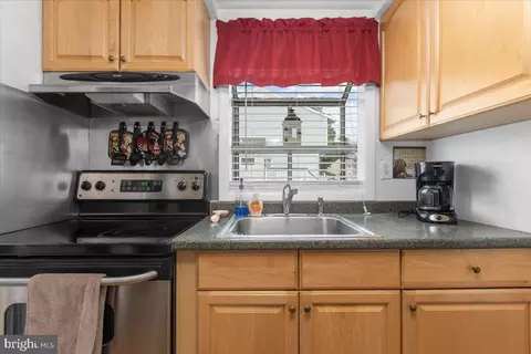 8541 Neptune Dr, Pasadena, MD 21122 photo 7