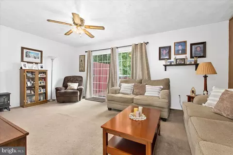 8541 Neptune Dr, Pasadena, MD 21122 photo 3