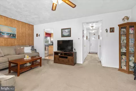8541 Neptune Dr, Pasadena, MD 21122 photo 10