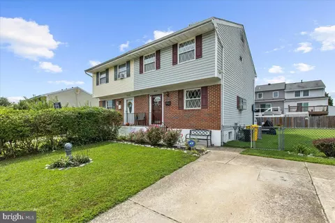 8541 Neptune Dr, Pasadena, MD 21122