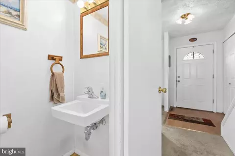 8541 Neptune Dr, Pasadena, MD 21122 photo 14