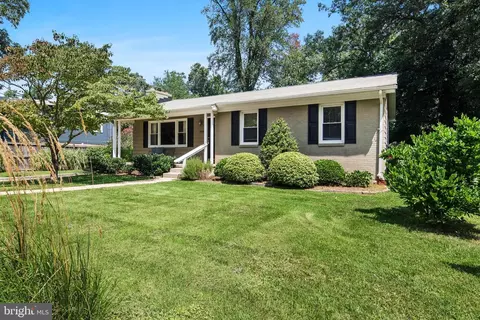 1020 Pinecrest Dr, Annapolis, MD 21403