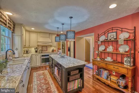 9186 Rolling Meadow Run, Pasadena, MD 21122 photo 15