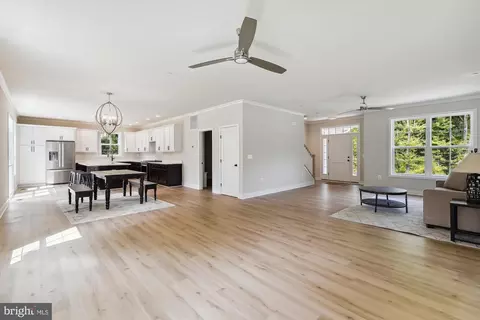 3325 Shomette Ln, Edgewater, MD 21037 photo 9