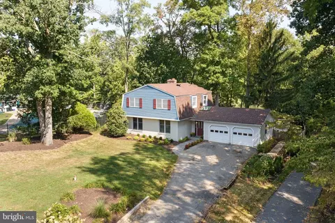 1158 Mainsail Dr, Annapolis, MD 21403