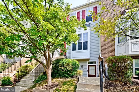 1110 Cranston Ct, Crofton, MD 21114 photo 2