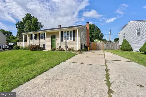 904 Shamrock Ct, Glen Burnie, MD 21060