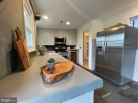 1642 Cliff Dr, Edgewater, MD 21037 photo 6
