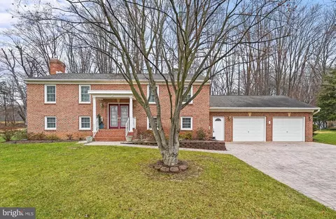 1806 Woodrail Dr, Millersville, MD 21108