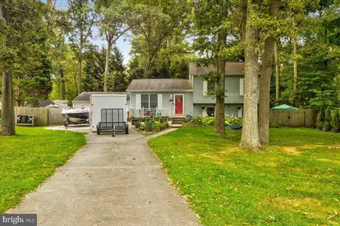 235 Oak Hollow Ct, Pasadena, MD 21122