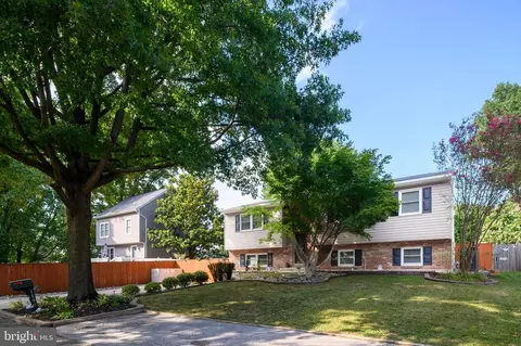 1196 Holmespun Dr, Pasadena, MD 21122